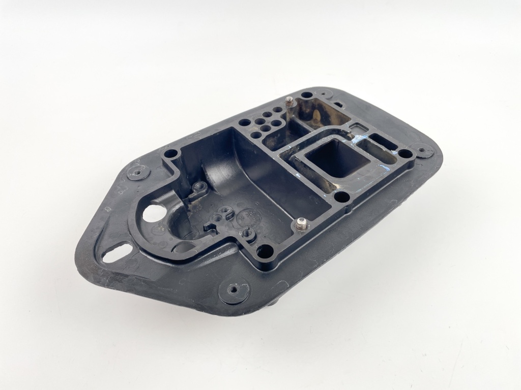 2002 Mercury 40 HP 2 Stroke Outboard Exhaust Plate Guide 821439T4 OEM