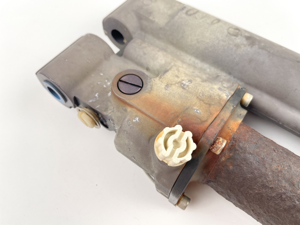 2002 Mercury 40 HP 2 Stroke Outboard Power Trim Tilt Unit 822344T5 OEM