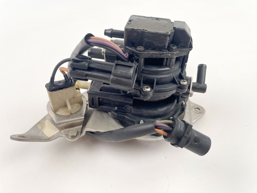1997 Johnson 200 HP Outboard 2 Stroke Fuel Pump VRO 438400 0438400