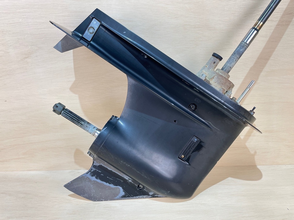 2003 Suzuki 140HP DF140 Lower Unit Gear Case 25" Shaft