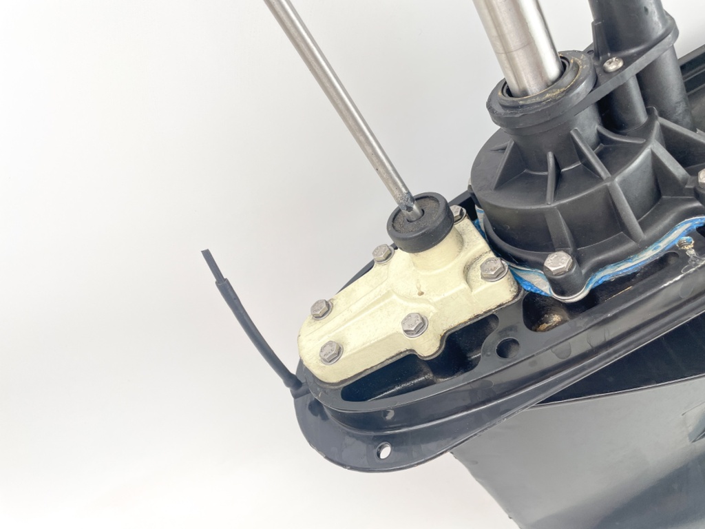 1997 Evinrude 150 HP 2 Stroke Outboard 20" Lower Unit Gear Case 5004635