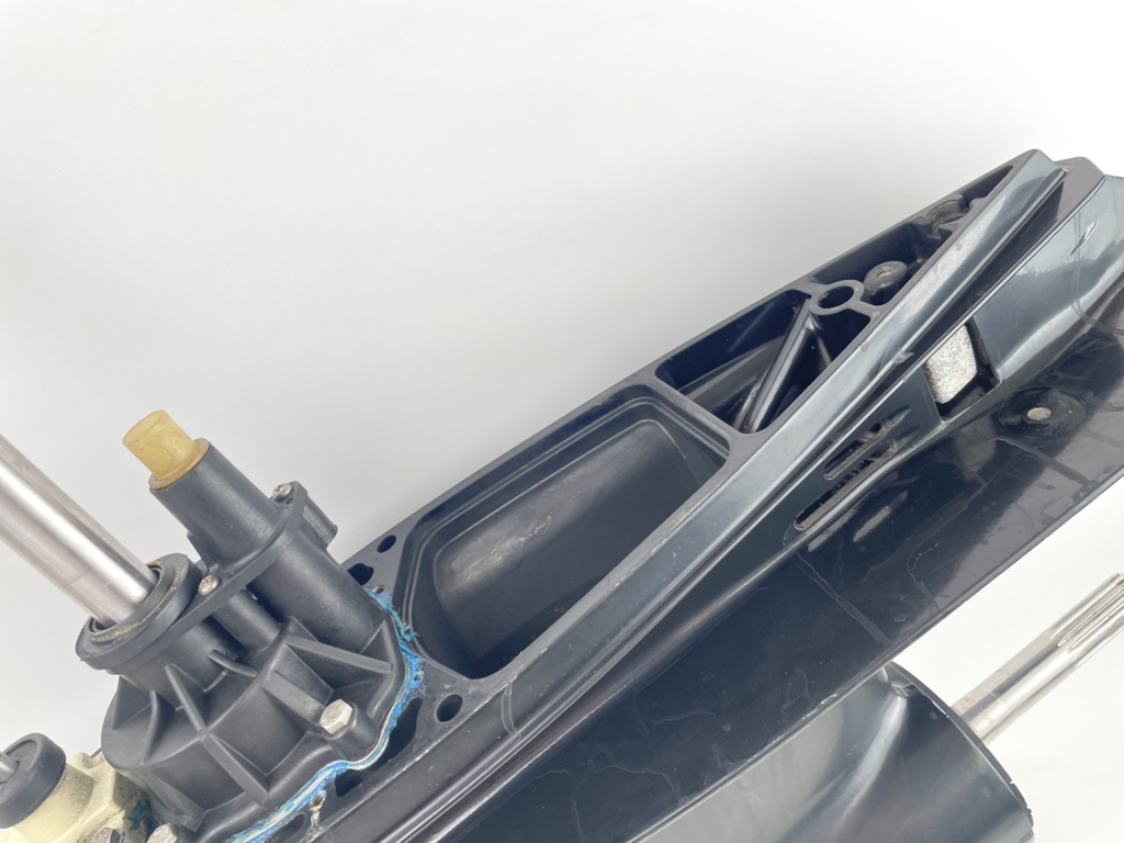 1997 Evinrude 150 HP 2 Stroke Outboard 20" Lower Unit Gear Case 5004635