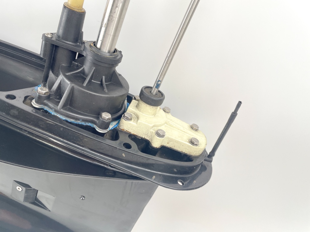 1997 Evinrude 150 HP 2 Stroke Outboard 20" Lower Unit Gear Case 5004635