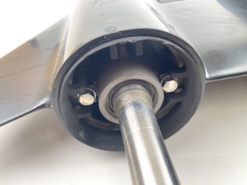 1997 Evinrude 150 HP 2 Stroke Outboard 20" Lower Unit Gear Case 5004635