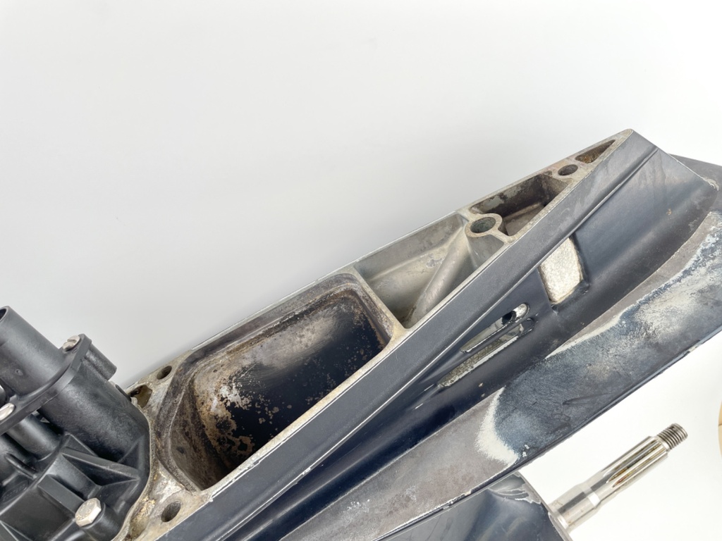 5004632 Evinrude Johnson 1995-2005 20" Lower Unit Gear Case V4 90 115 HP