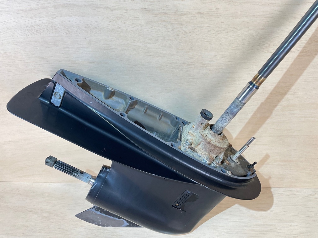 2003 Suzuki 140HP DF140 Lower Unit Gear Case 25" Shaft