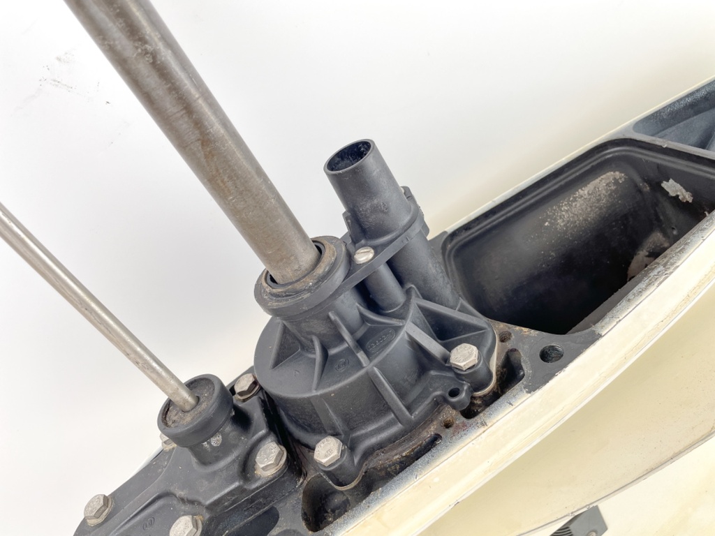 93-2005 Evinrude Johnson 150 175 HP Outboard 20" Lower Unit Gear Case 5009308