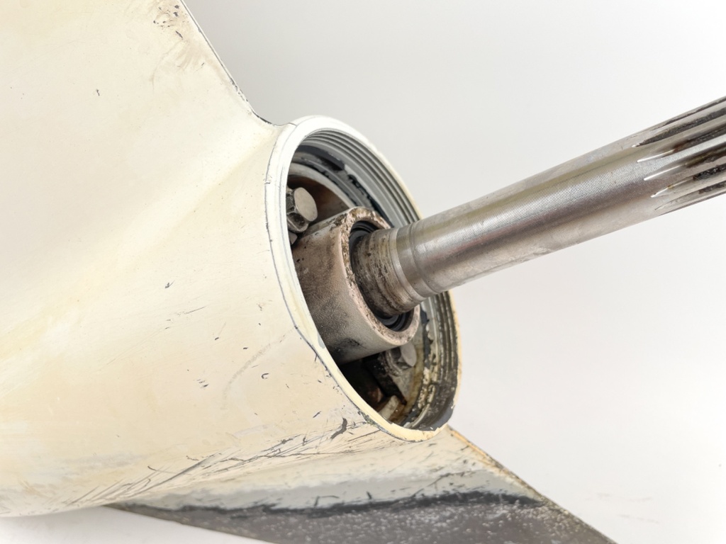 93-2005 Evinrude Johnson 150 175 HP Outboard 20" Lower Unit Gear Case 5009308