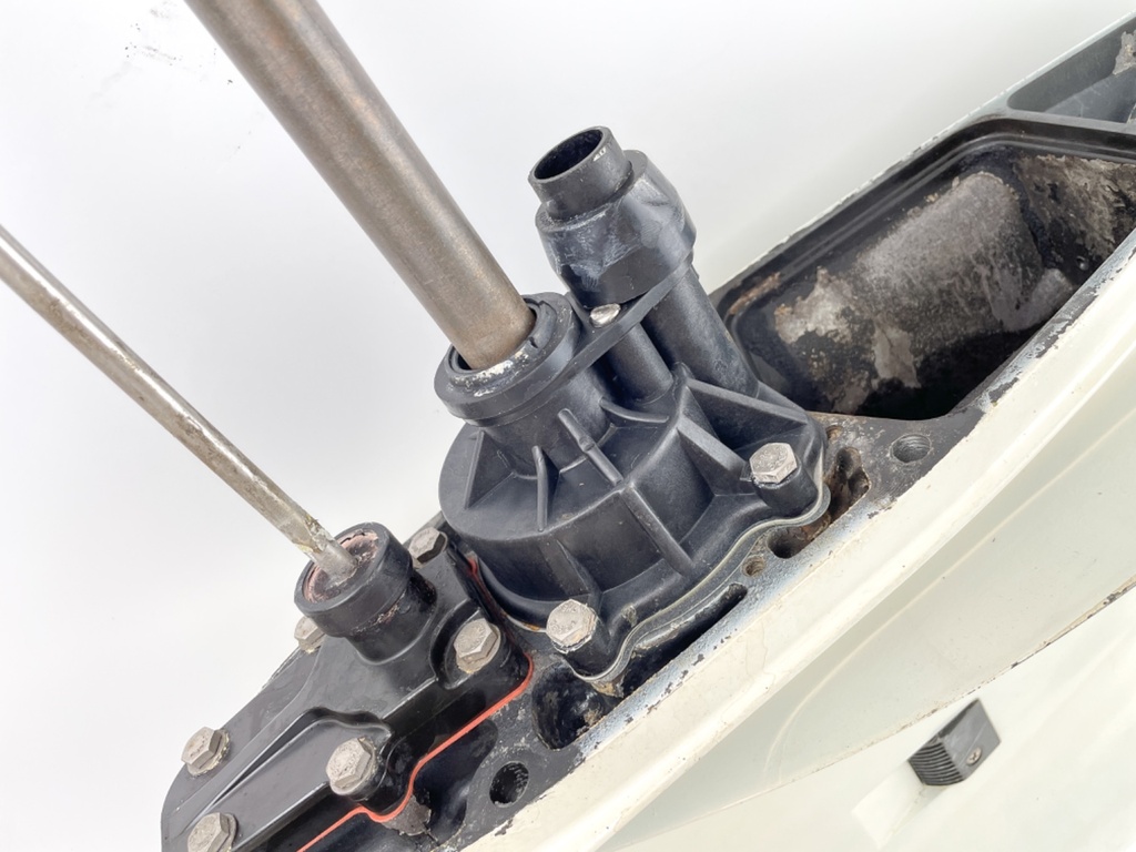 Evinrude Etec 135 150 175 200 HP 2 Stroke Outboard 20" Lower Unit Gear Case V6