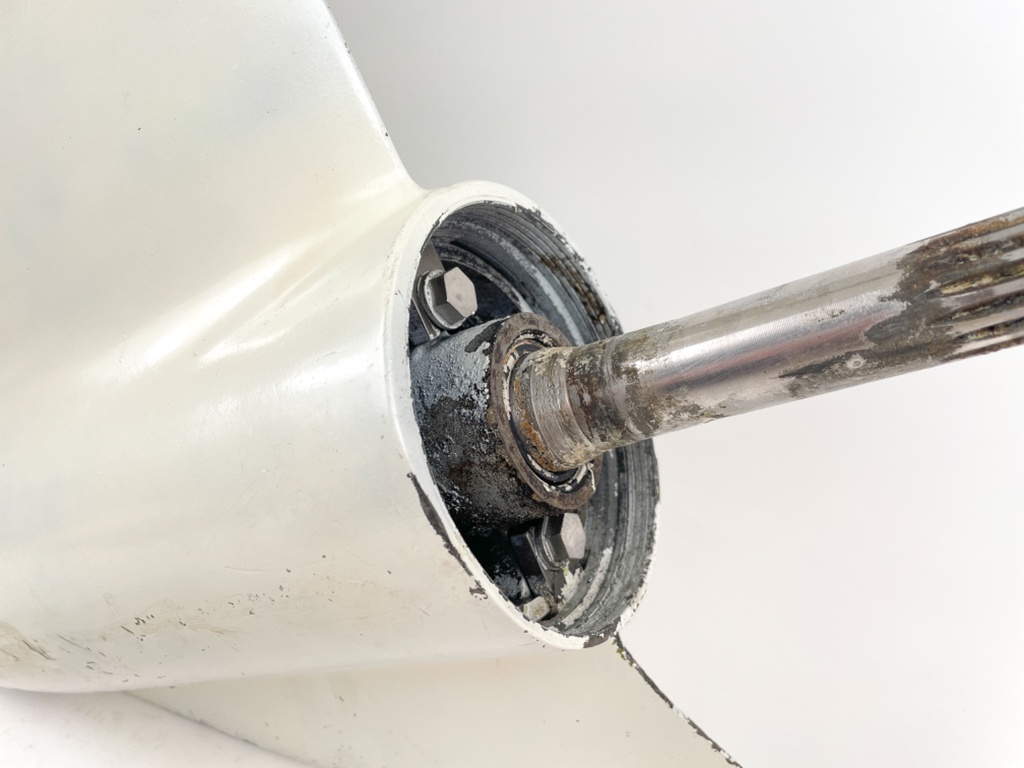 Evinrude Etec 135 150 175 200 HP 2 Stroke Outboard 20" Lower Unit Gear Case V6