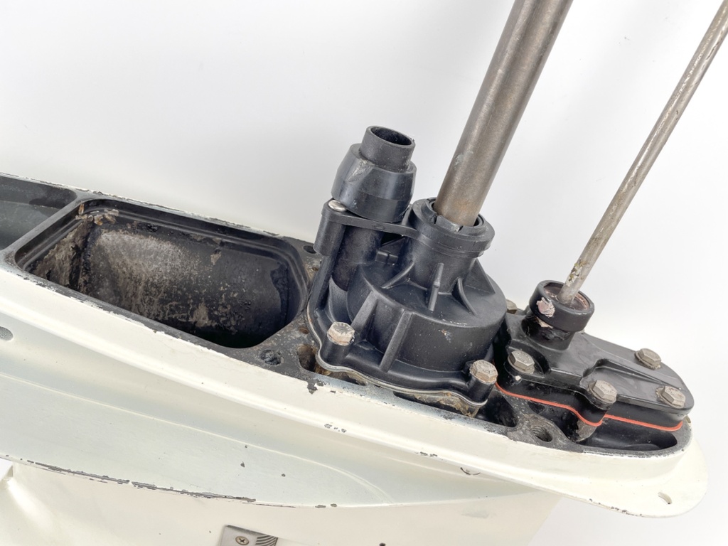 Evinrude Etec 135 150 175 200 HP 2 Stroke Outboard 20" Lower Unit Gear Case V6