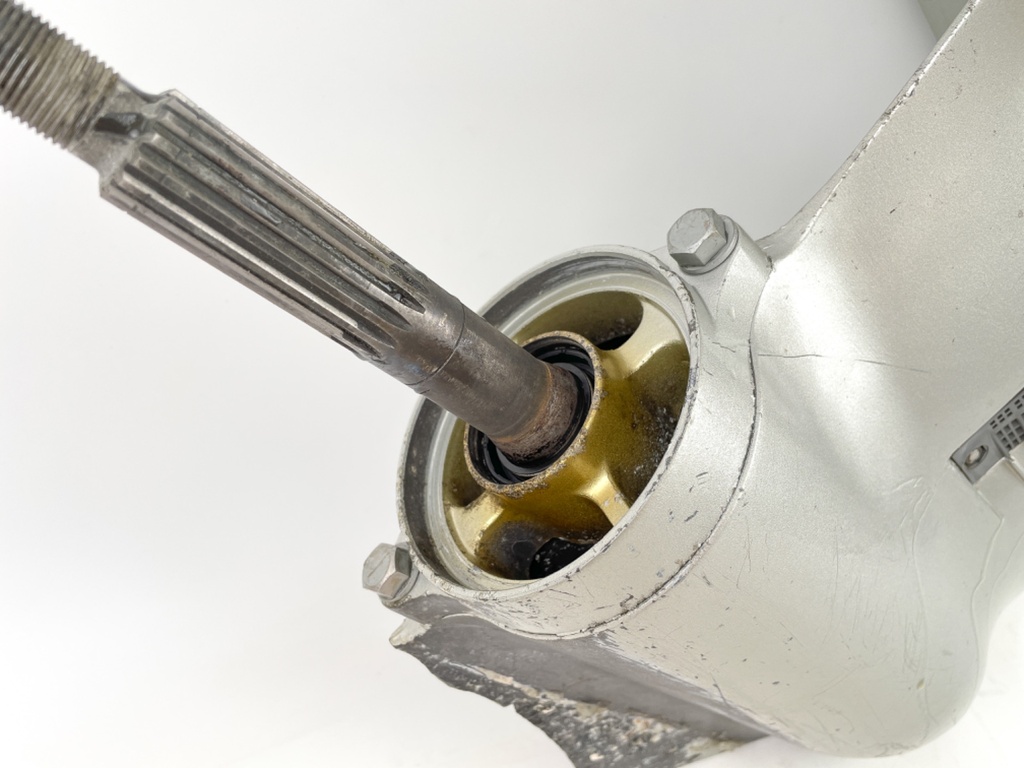 1999 - 2006 Honda 115 130HP 20" L Lower Unit Gear Case Assembly Standard Rotation