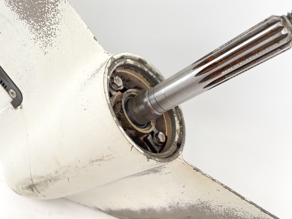 89 - 92 Johnson Evinrude 40 50 HP 2 Stroke Outboard 20" Lower Unit Gear Case 0435277