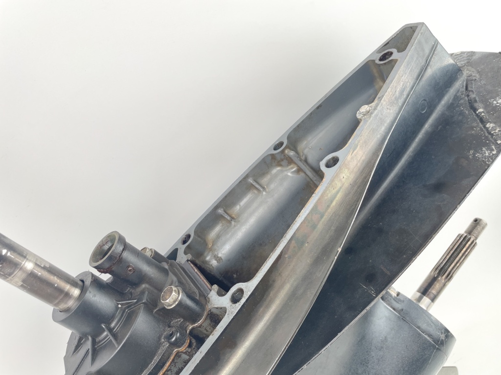 02-2011 Suzuki DF 115 140 HP 25" XL Lower Unit Gear Case Standard Rotation