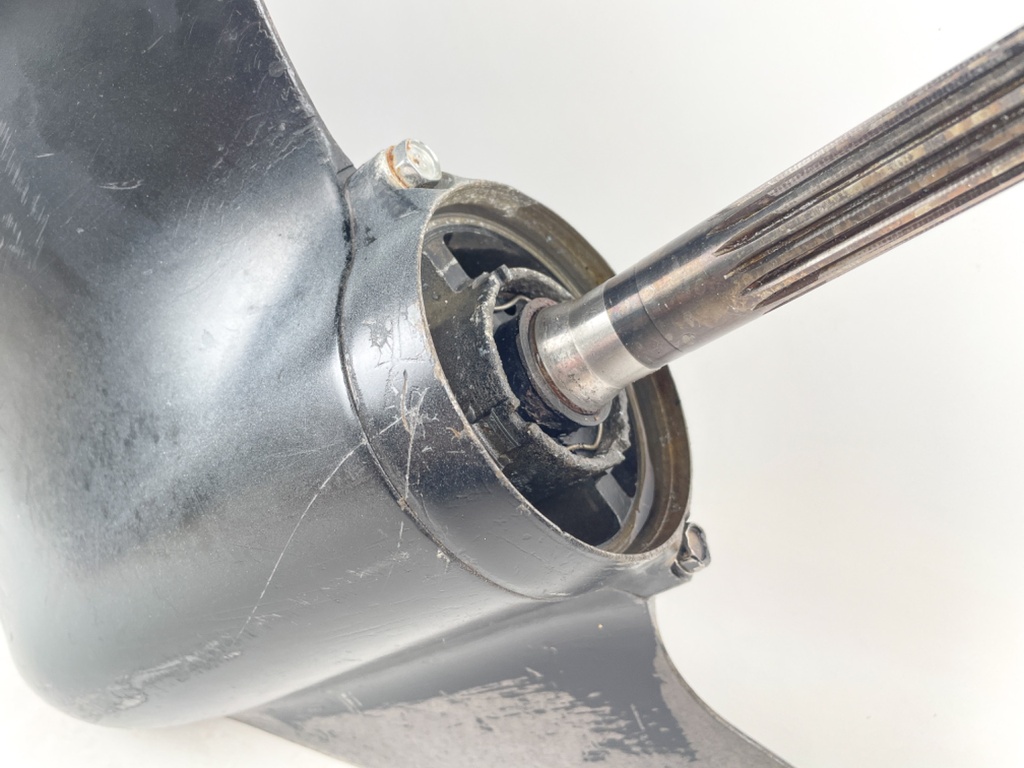 02-2011 Suzuki DF 115 140 HP 25" XL Lower Unit Gear Case Standard Rotation