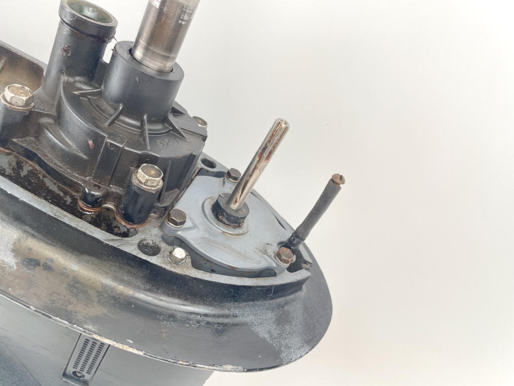 02-2011 Suzuki DF 115 140 HP 25" XL Lower Unit Gear Case Standard Rotation