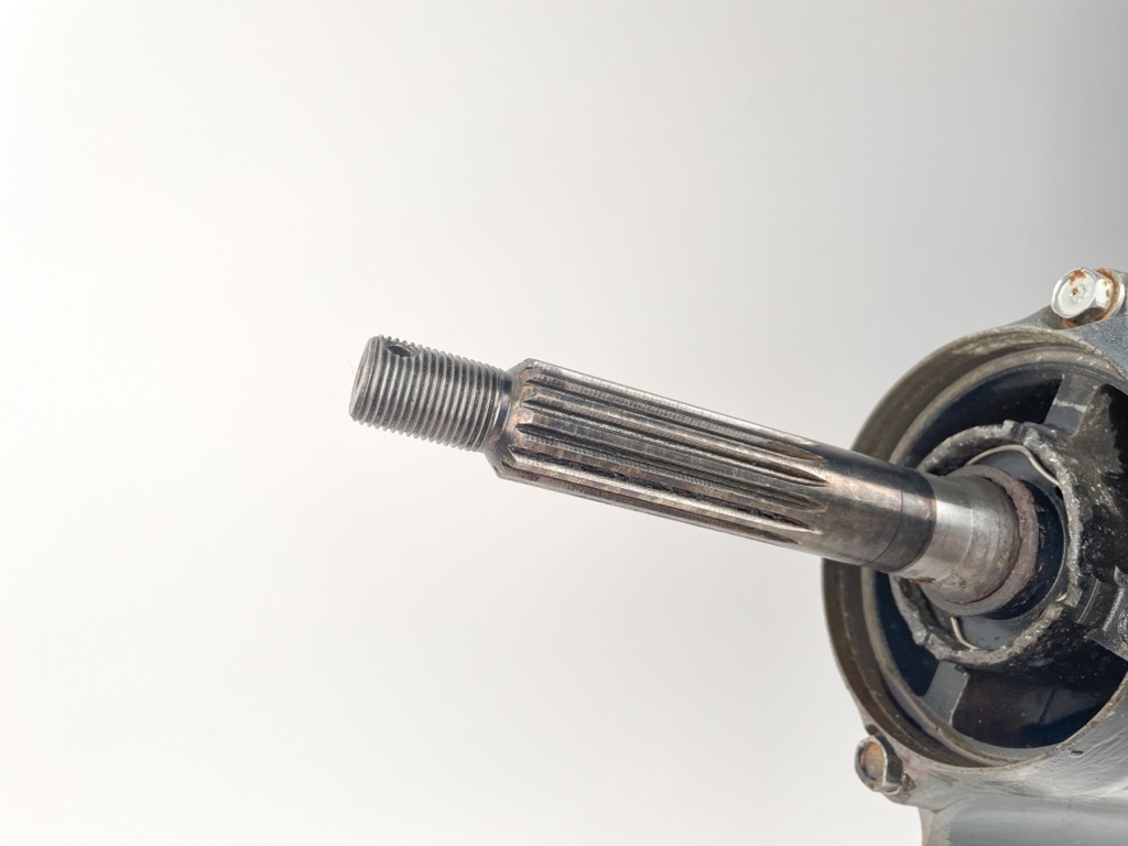 02-2011 Suzuki DF 115 140 HP 25" XL Lower Unit Gear Case Standard Rotation