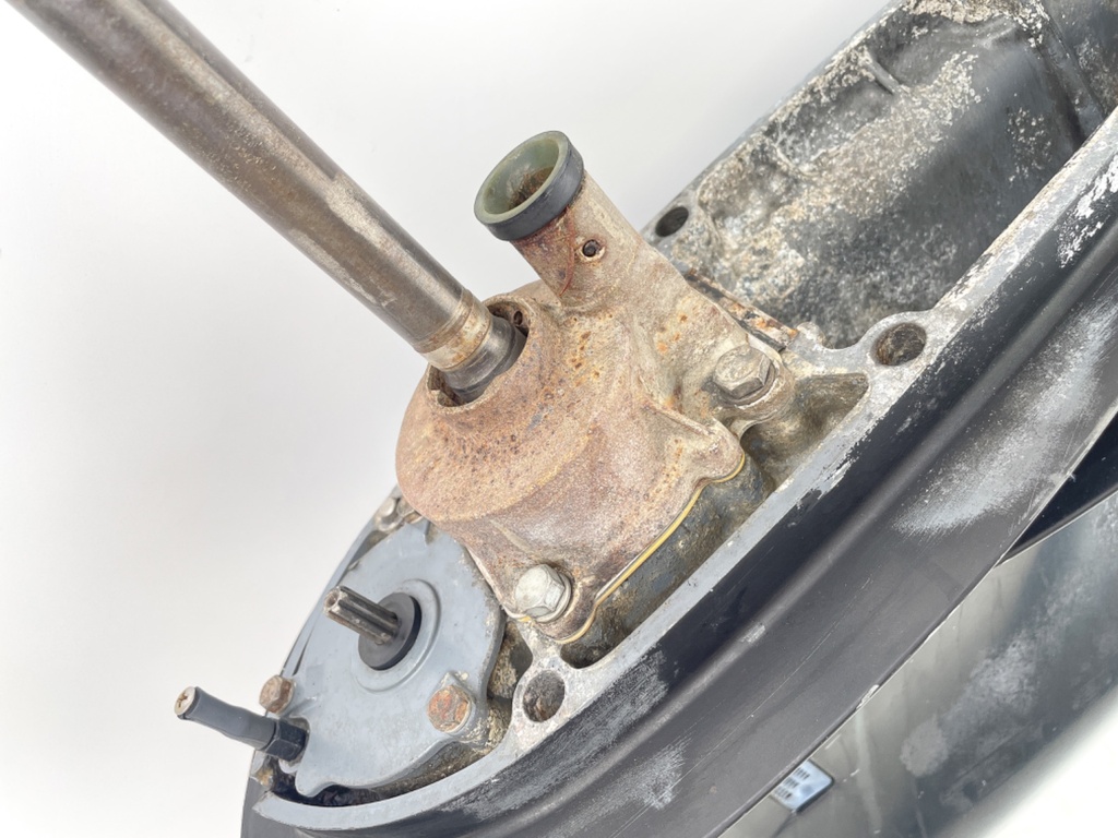 2002-2011 Suzuki DF 115 140 HP 4 Stroke Outboard 20" Lower Unit Gear Case RH