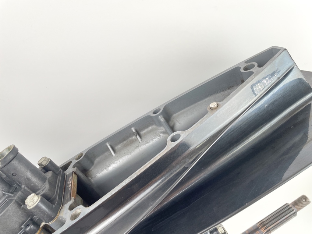 02-2011 Suzuki DF 115 140 HP 20" L Lower Unit Gear Case Standard Rotation