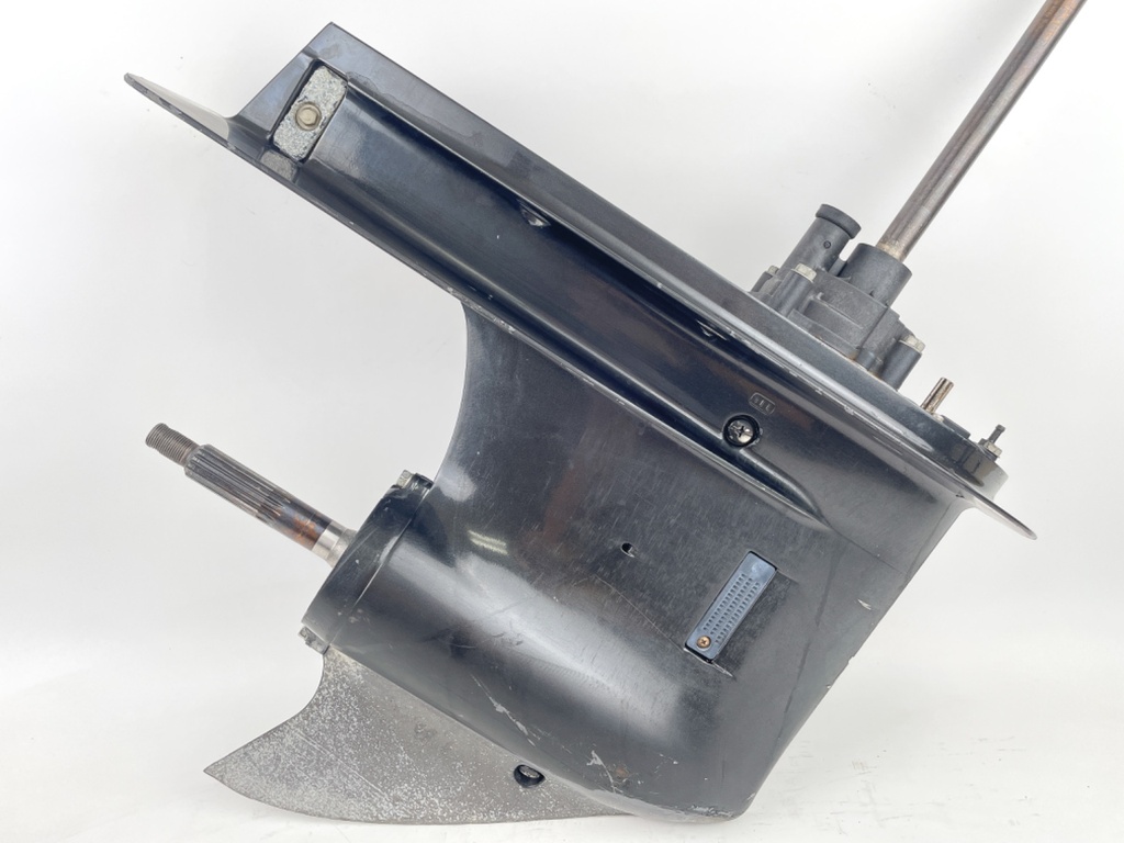 02-2011 Suzuki DF 115 140 HP 20" L Lower Unit Gear Case Standard Rotation