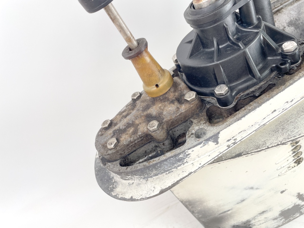 1989 Johnson 140 HP 2 Stroke Outboard 25" XL Lower Unit Gear Case 0434429 OEM