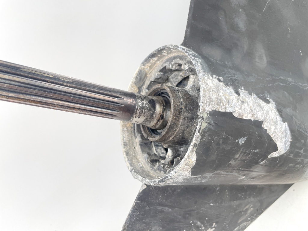 2003 Suzuki 150 HP 2 Stroke Outboard 25" XL Lower Unit Gear Case 55110-87D21-0EP OEM