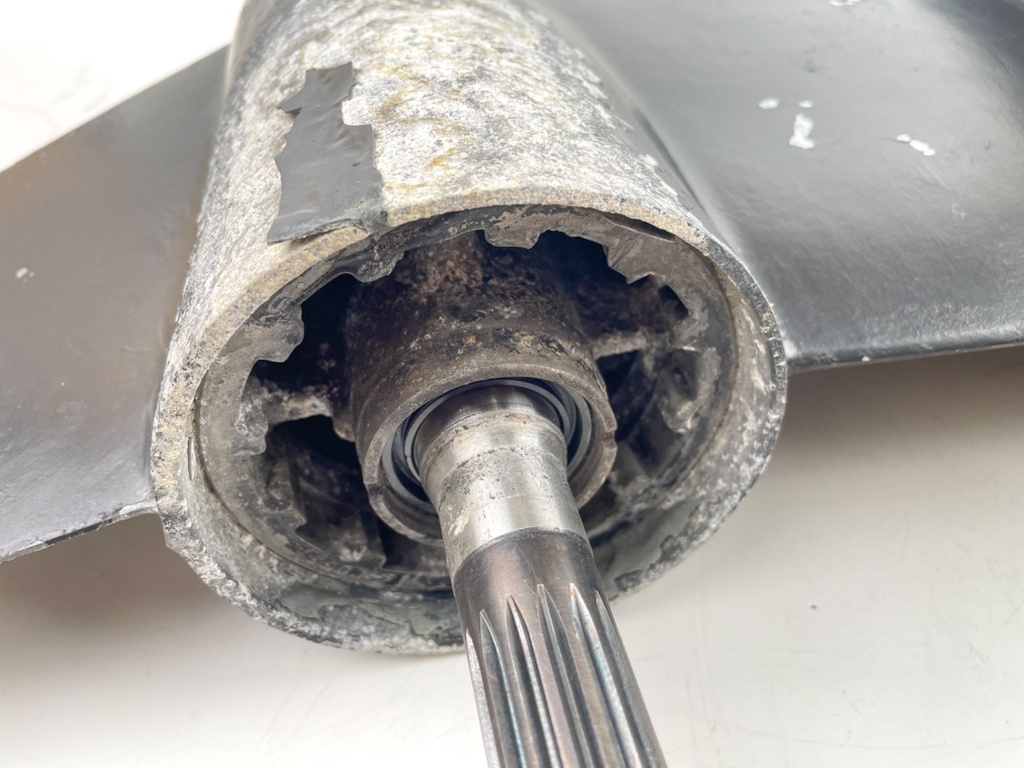 2003 Suzuki 150 HP 2 Stroke Outboard 25" XL Lower Unit Gear Case 55110-87D21-0EP OEM