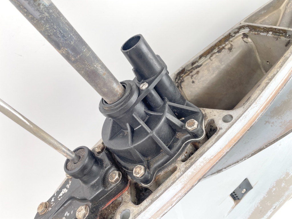 Evinrude Johnson 1995-2005 20" Lower Unit Gear Case V4 90 115 HP