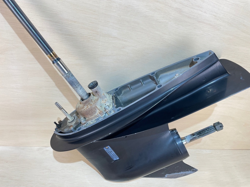 2003 Suzuki 140HP DF140 Lower Unit Gear Case 25" Shaft