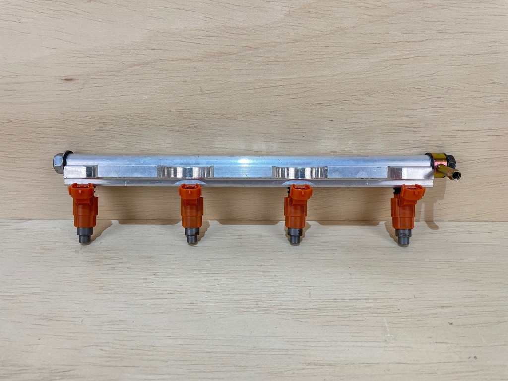 2003 Suzuki 140HP DF140 Outboard Engine Injector Assembly Set 15710-65D00