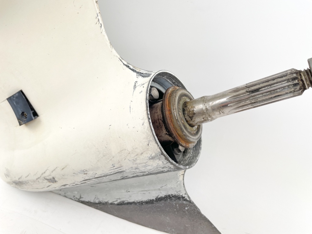 Evinrude Johnson 1995-2005 20" Lower Unit Gear Case V4 90 115 HP