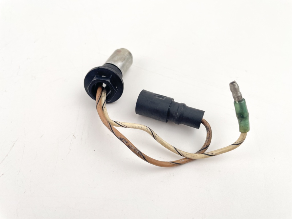 1997 Johnson 200 HP 2 Stroke Outboard Temperature Switch Port 0585039 OEM