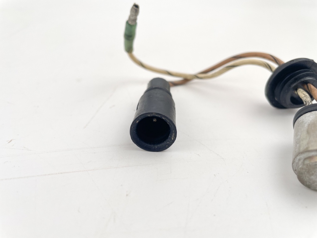 1997 Johnson 200 HP 2 Stroke Outboard Temperature Switch Port 0585039 OEM