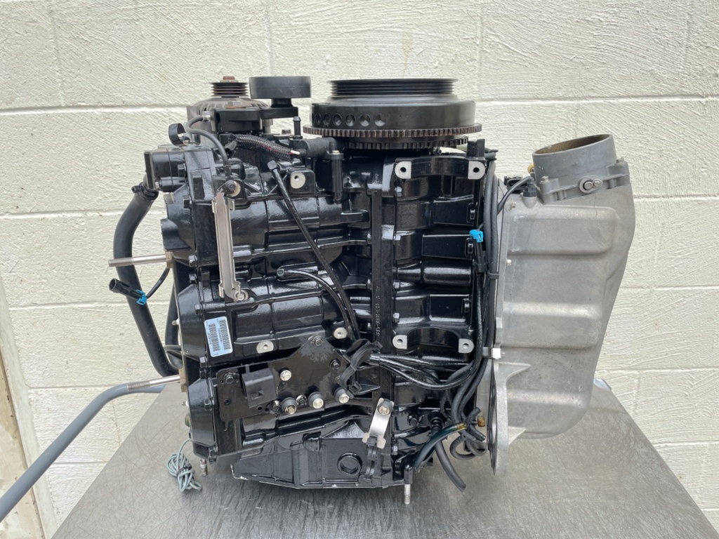 2001 Mercury 225 HP 2 Stroke Outboard DFI Optimax Powerhead 877869A01