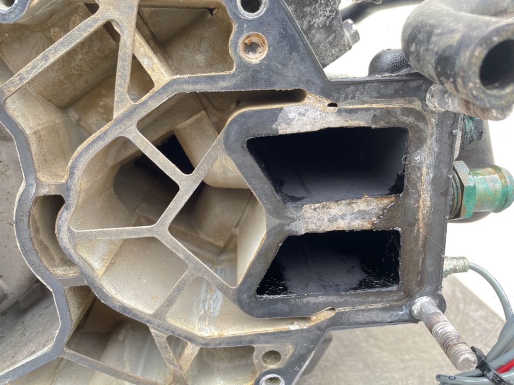 2001 Mercury 225 HP 2 Stroke Outboard DFI Optimax Powerhead 877869A01