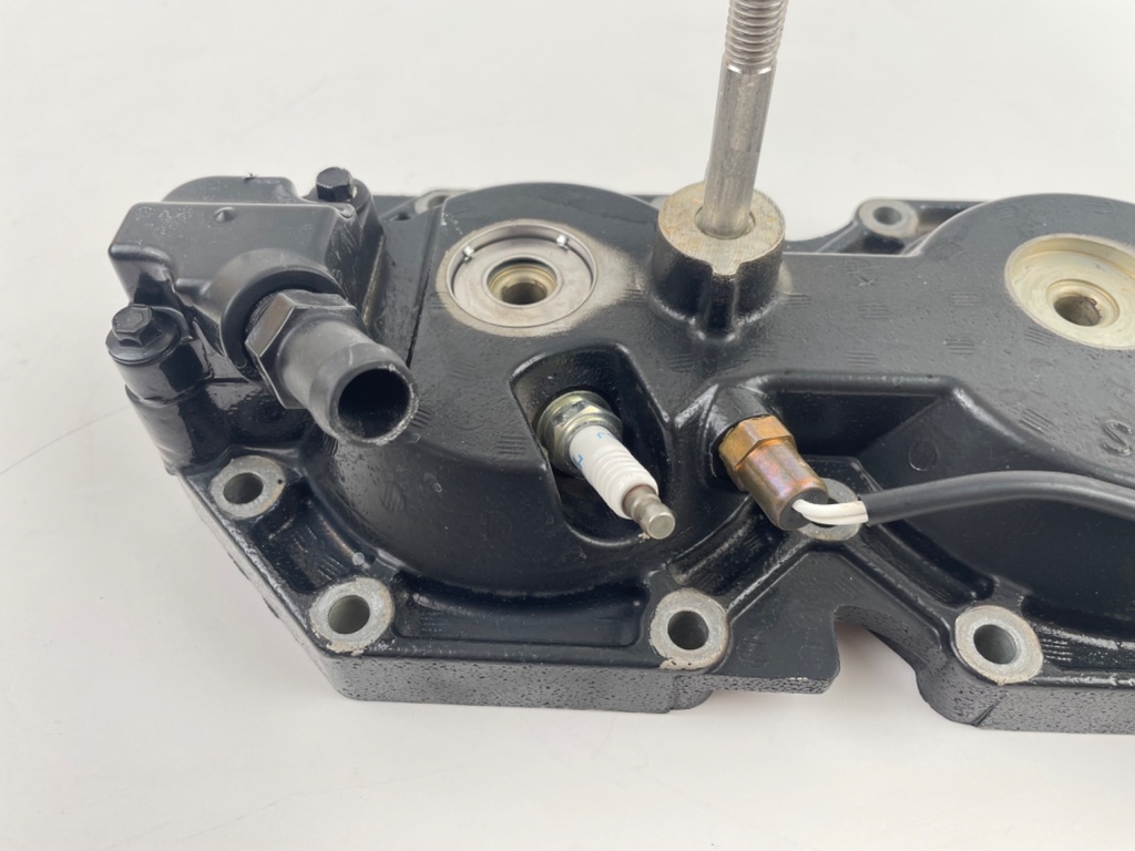 2015 Mercury 250 HP ProXs 2 Stroke Outboard Starboard Cylinder Head 841021A08 OEM