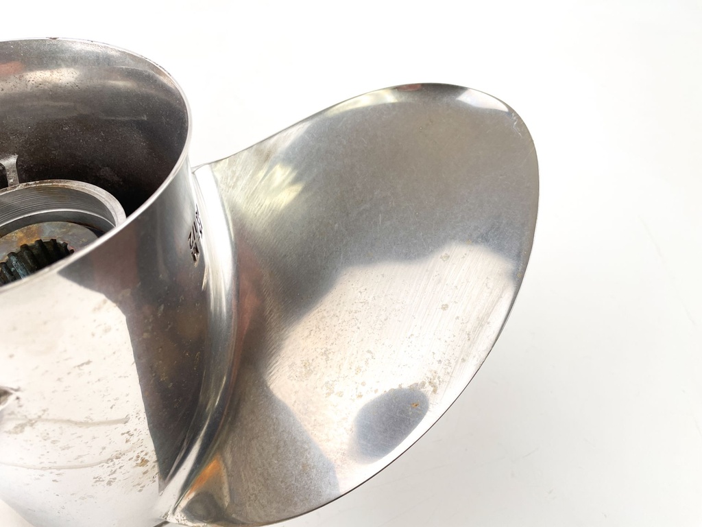 Yamaha Reliance 14 1/2 x 15P Stainless Steel Prop Propeller 3 Blade RH