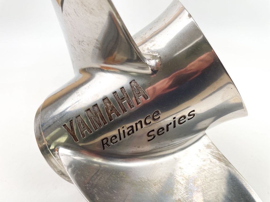 Yamaha Reliance 14 1/2 x 15P Stainless Steel Prop Propeller 3 Blade RH