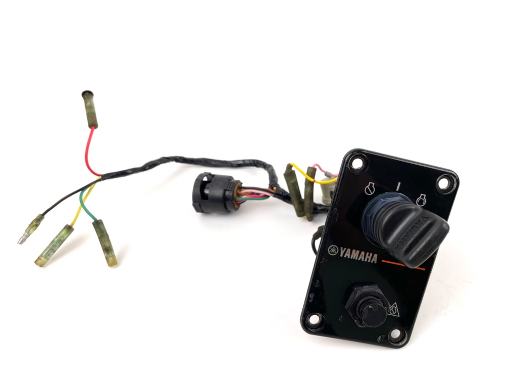 704-82570-13-00 Yamaha Single Engine Outboard Key Switch Assembly With Key - Good Condition