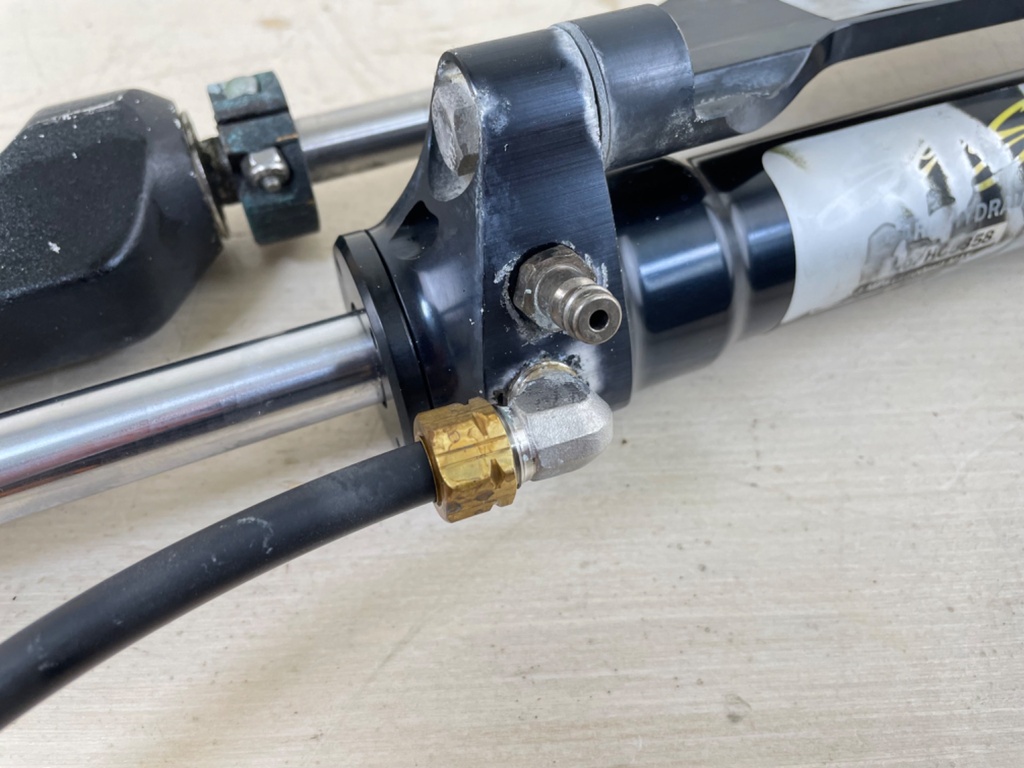 SeaStar Front Mount Outboard Hydraulic Steering Cylinder Assembly HC5358