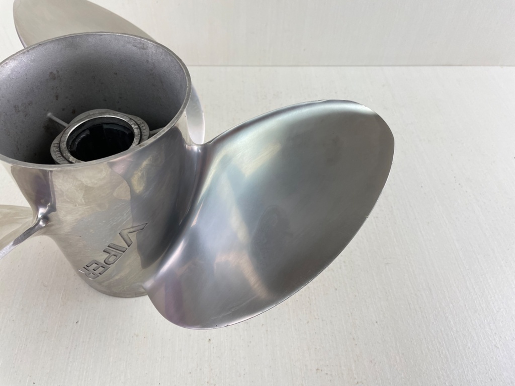 Evinrude Johnson Viper TBX Stainless Propeller 14 3/4" x 17P RH Prop 763914