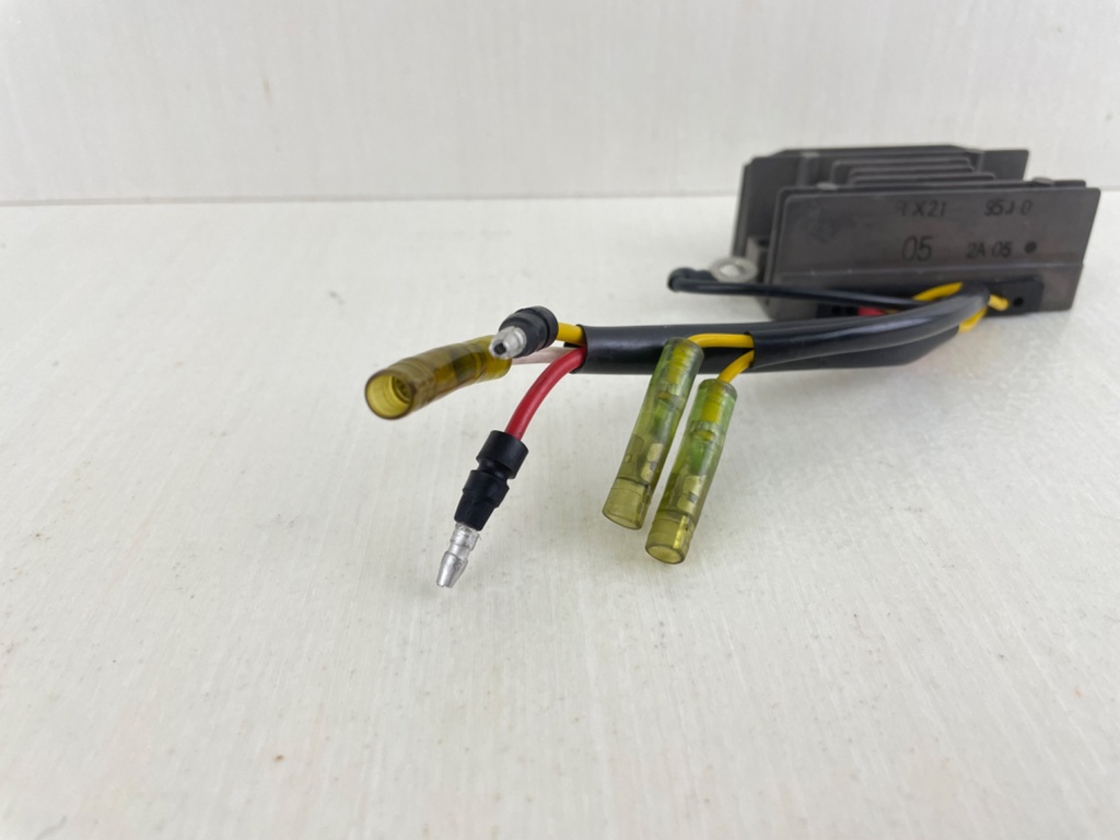 2012 Suzuki DF25 25HP 4 Stroke Outboard Rectifier Regulator 32800-95J01