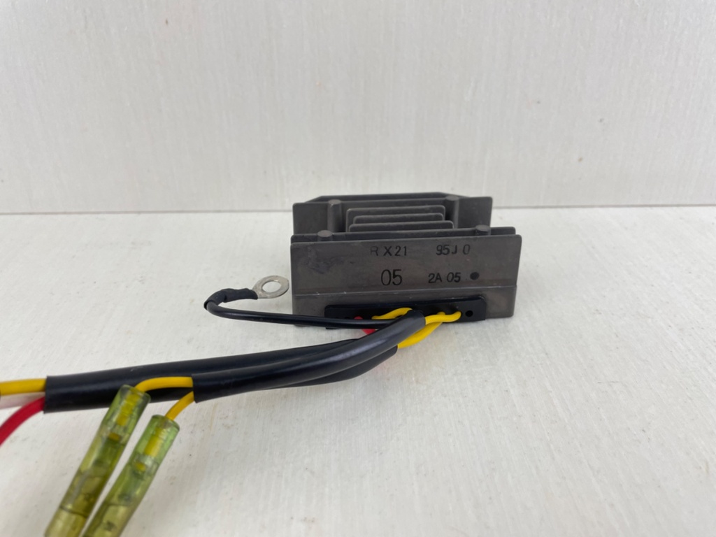 2012 Suzuki DF25 25HP 4 Stroke Outboard Rectifier Regulator 32800-95J01