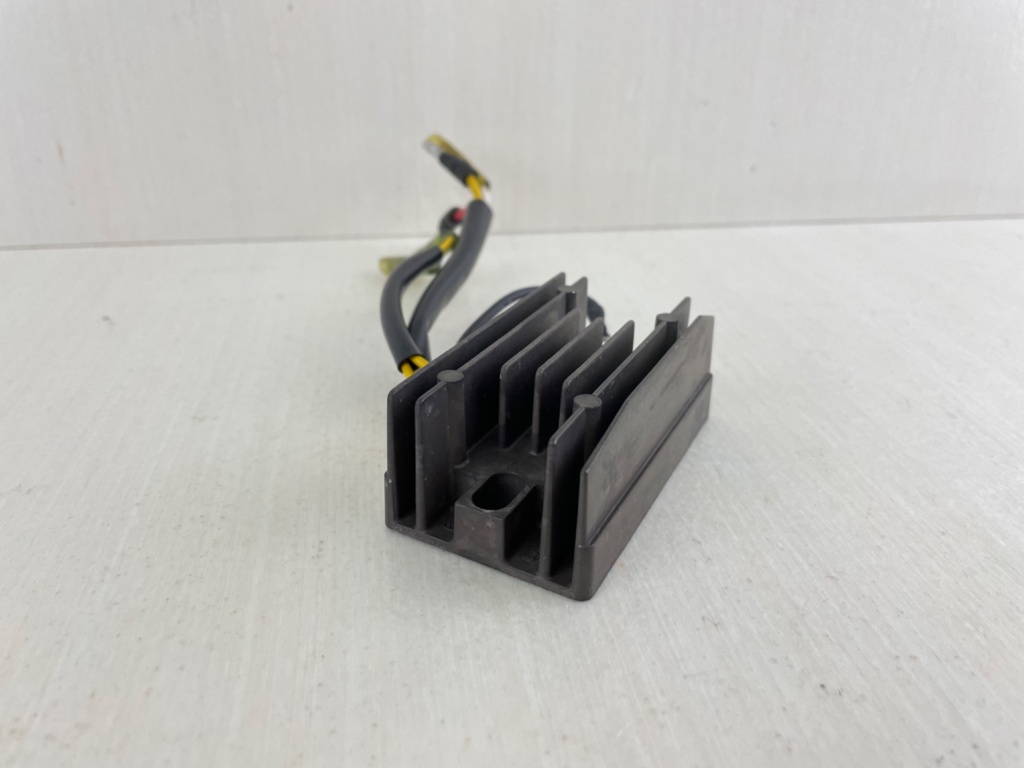 2012 Suzuki DF25 25HP 4 Stroke Outboard Rectifier Regulator 32800-95J01