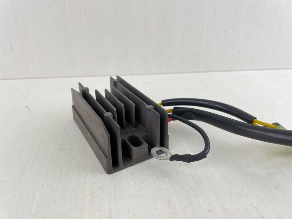 2012 Suzuki DF25 25HP 4 Stroke Outboard Rectifier Regulator 32800-95J01