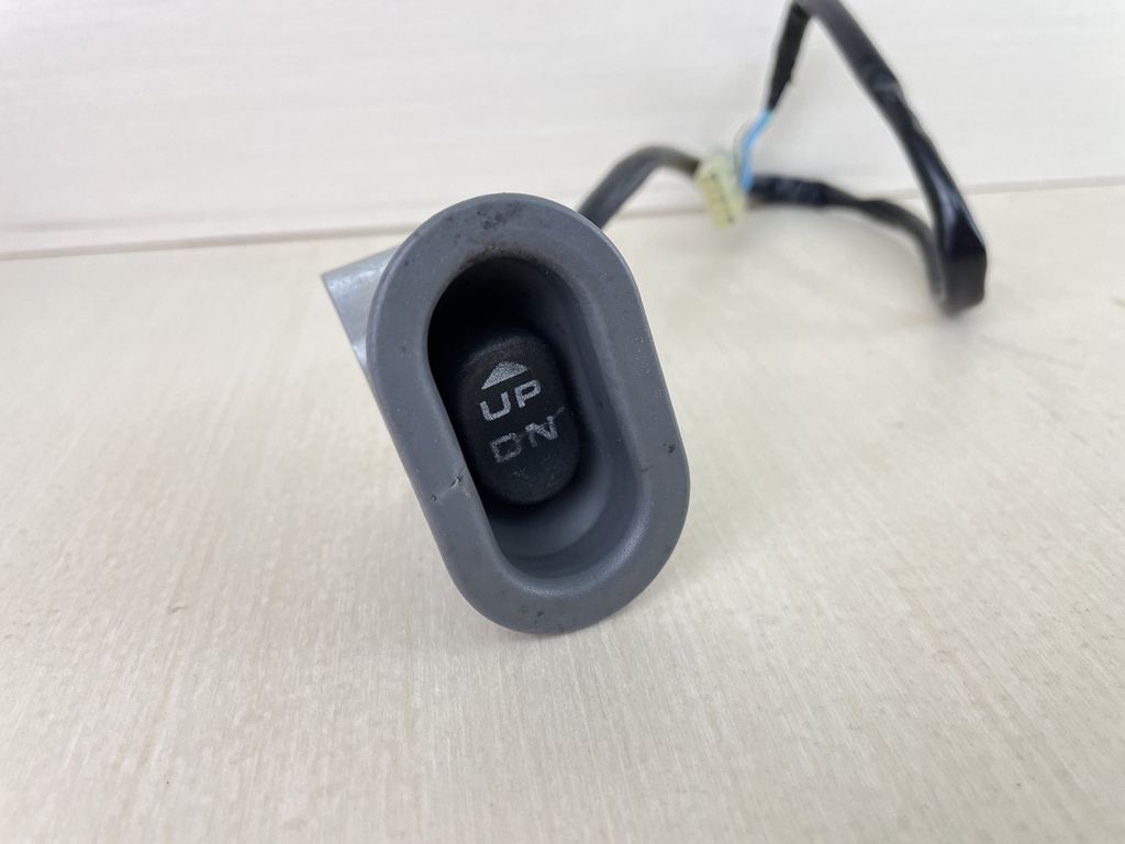 2001 Honda 90HP 4 Stroke Outboard Trim Tilt Switch 35640-ZW1-023