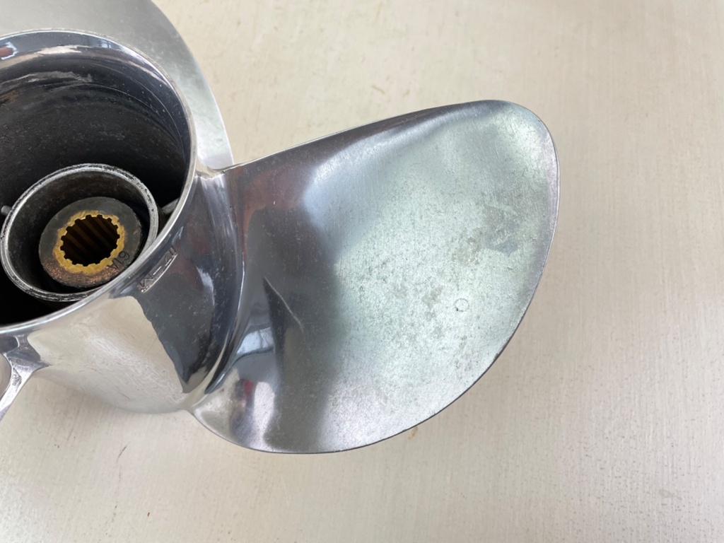 Yamaha Outboard Stainless Steel Propeller 15 1/4 X 17 17-M 3 Blade Standard