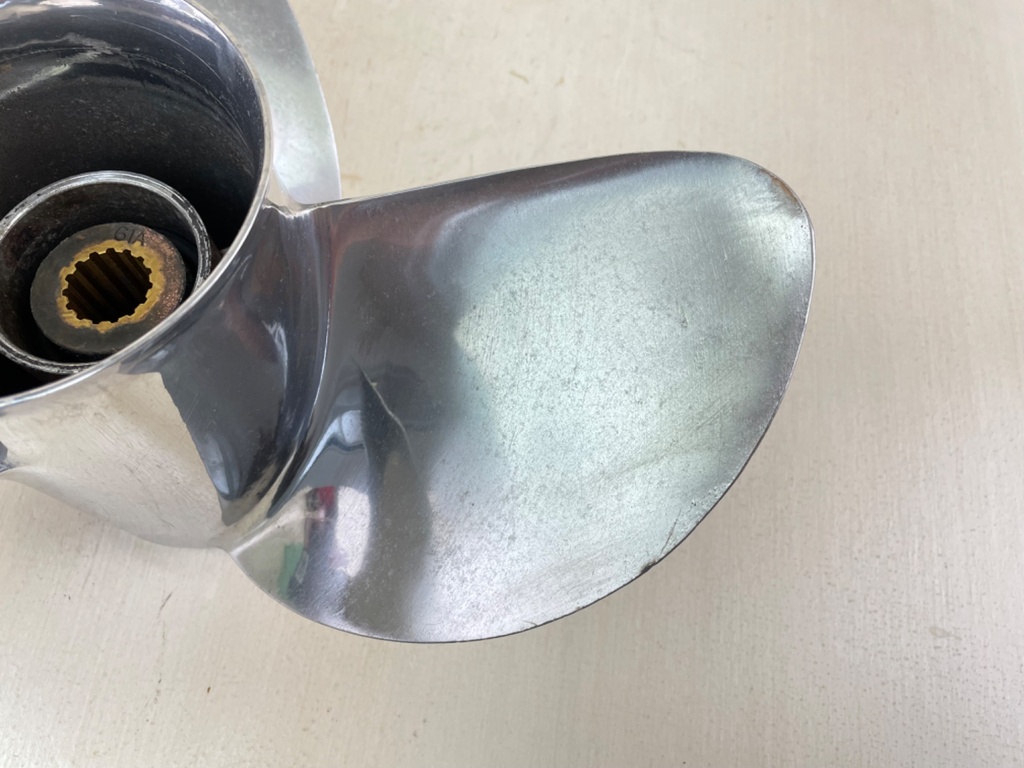 Yamaha Outboard Stainless Steel Propeller 15 1/4 X 17 17-M 3 Blade Standard