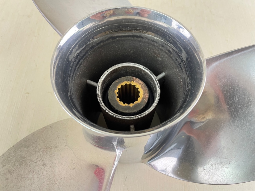 Yamaha Outboard Stainless Steel Propeller 15 1/4 X 17 17-M 3 Blade Standard