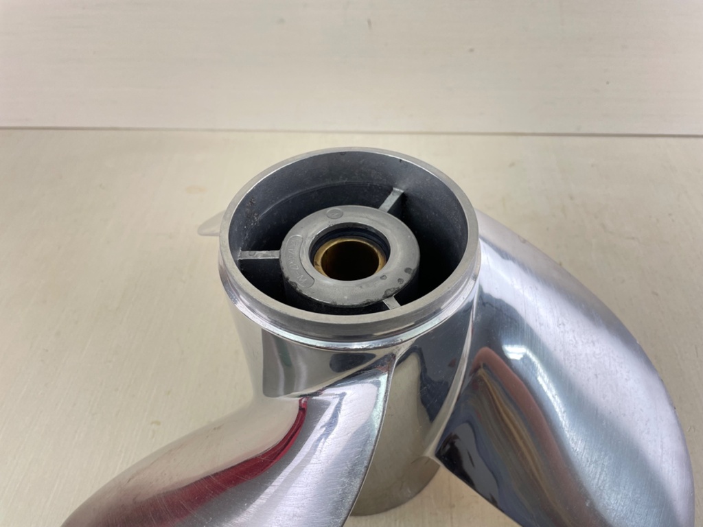 Yamaha Outboard Stainless Steel Propeller 15 1/4 X 17 17-M 3 Blade Standard